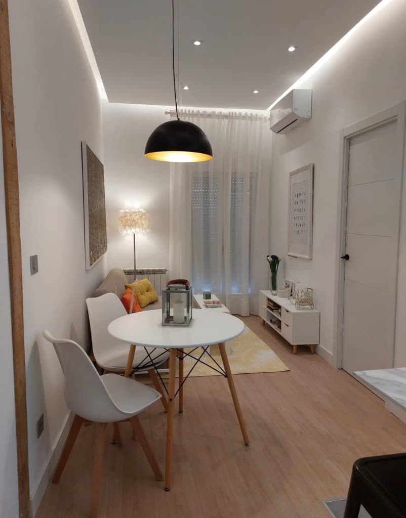 Salón comedor de una vivienda de Madrid tras una reforma integral