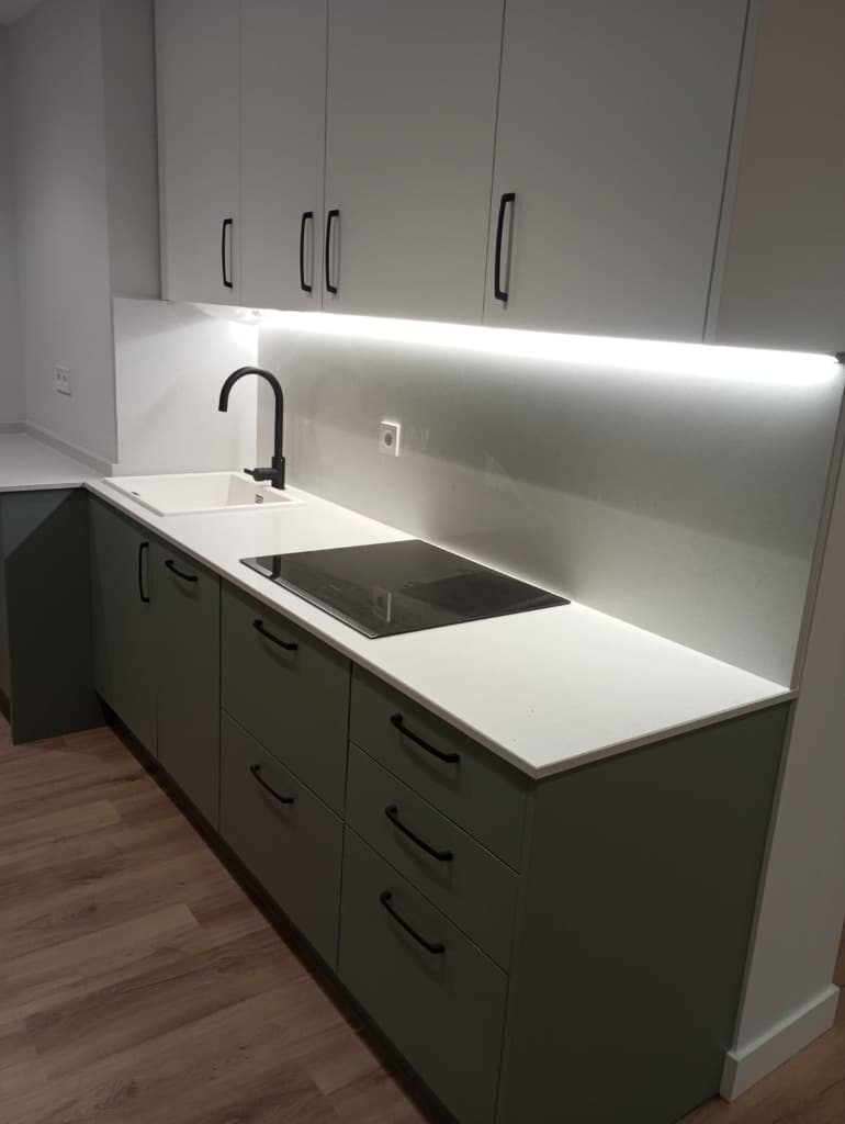 Cocina Blanca y Madera: fotografía 2 de 5